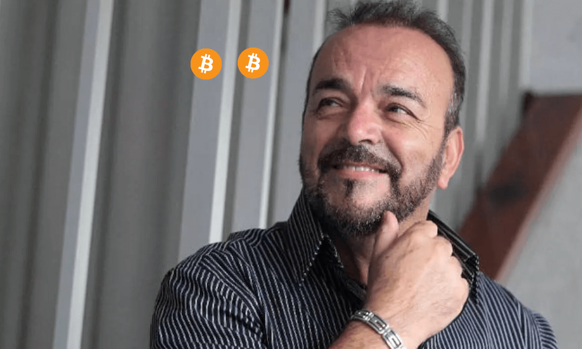 Pepe Benavente critpo-canta.