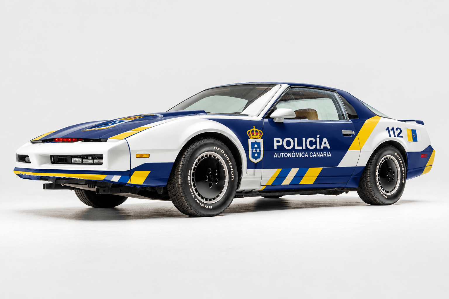 Coche fantástico con los colores equivocados.